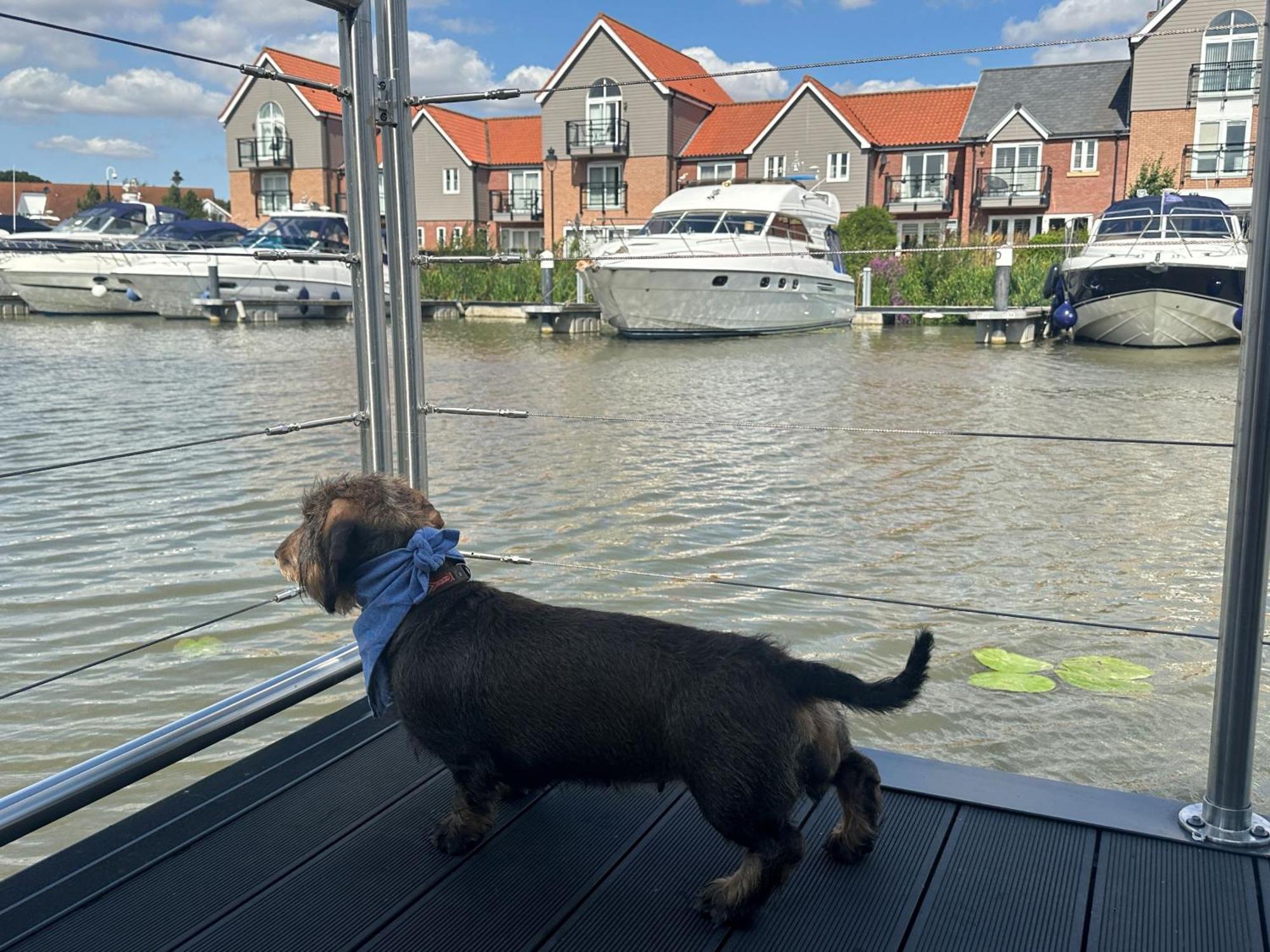 Lincoln Floating Holidays Экстерьер фото