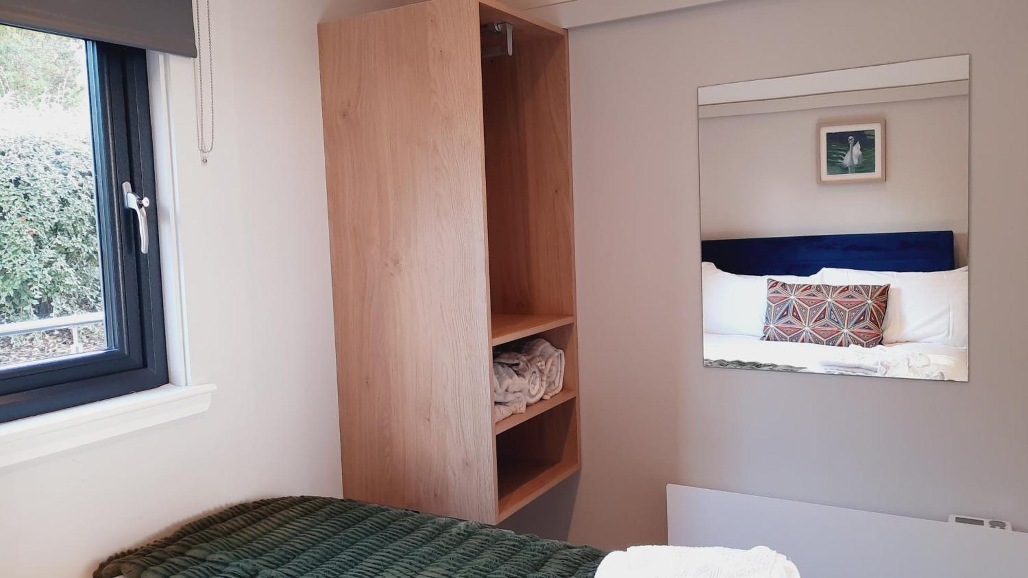 Lincoln Floating Holidays Экстерьер фото